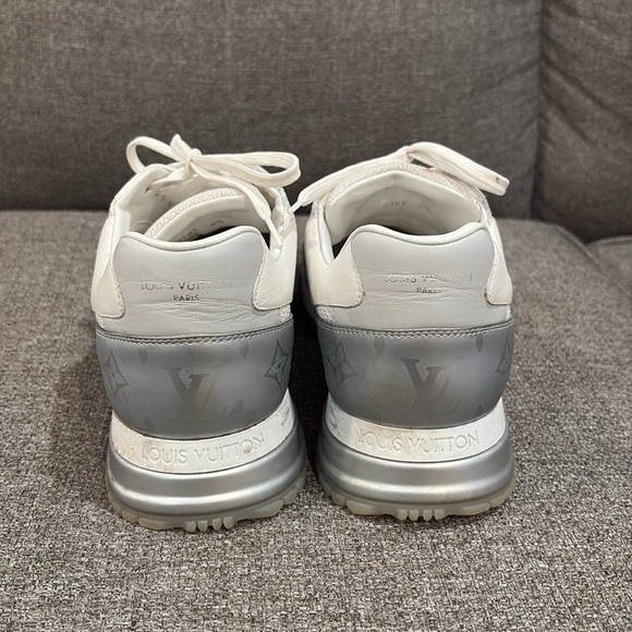Louis Vuitton Sneakers, Men’s size 8.5 (I wear a 10.5 but this is a 8.5 in LV) - Picture 2 of 3